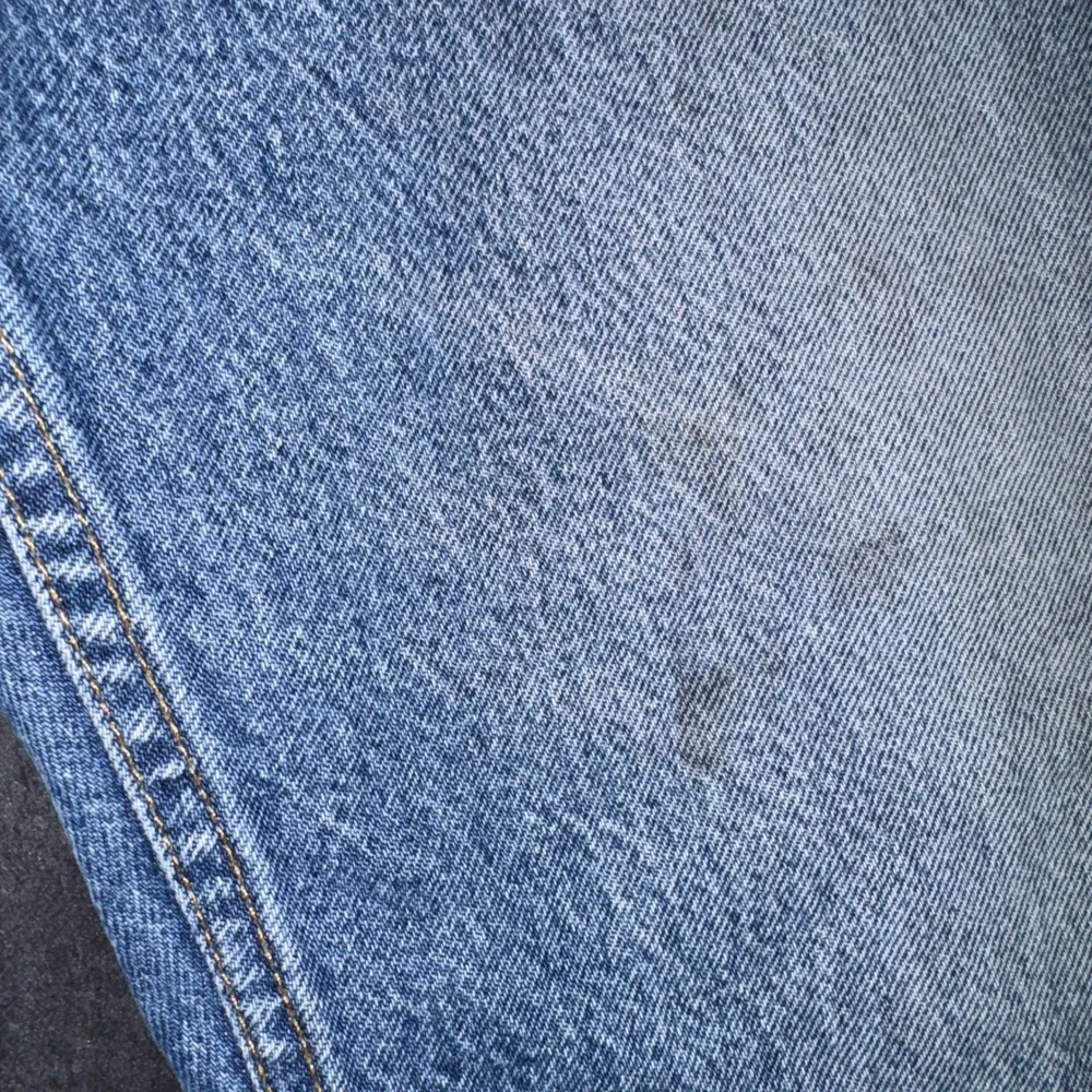Vintage Levis 505 Regular Fit Straight Leg Jeans Blue Made in USA 40x30 0701